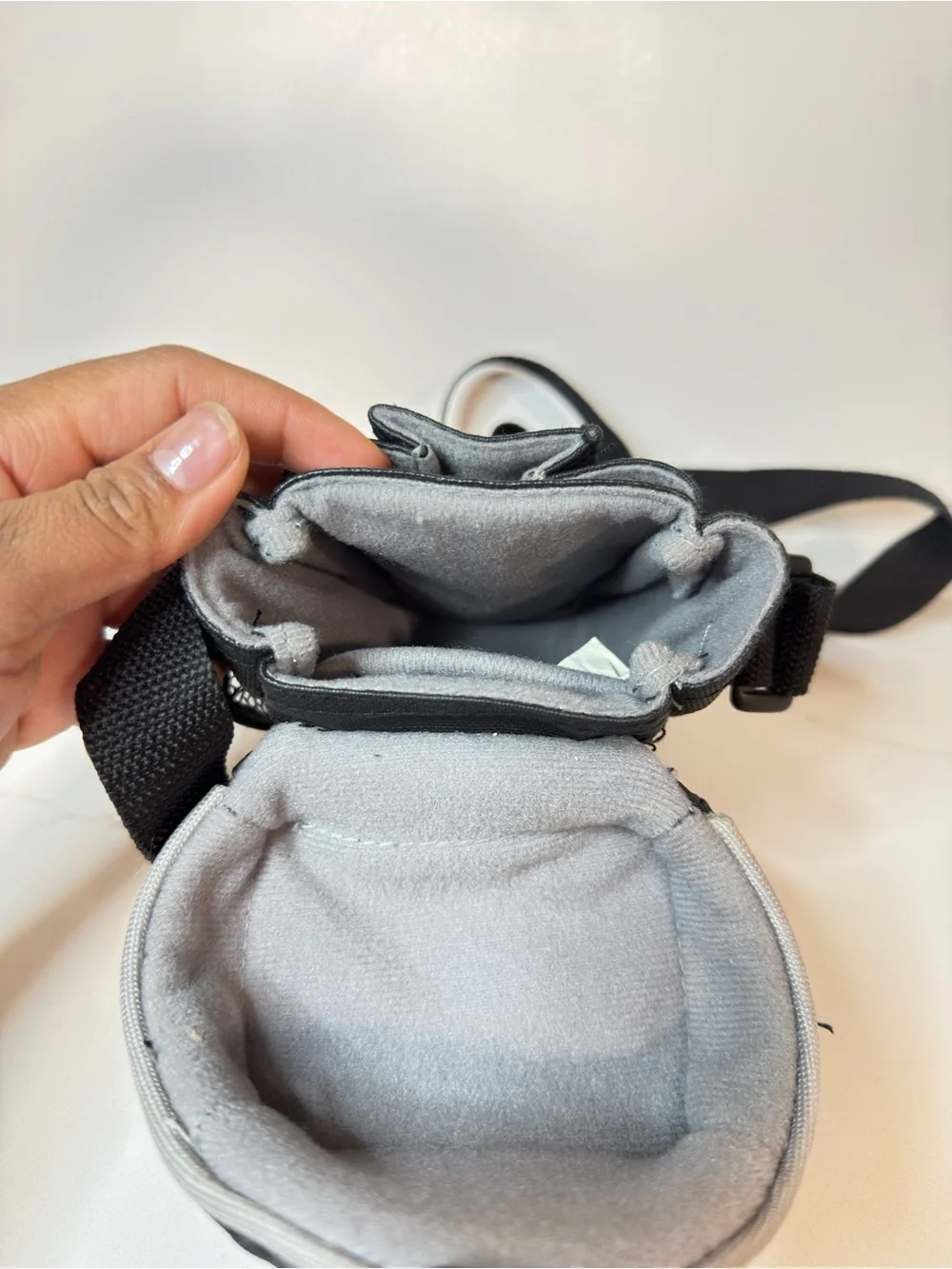 Samsonite Black Compact Camera Pouch with Shoulder Strap